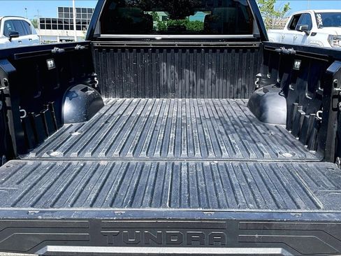 Used 2022 Toyota Tundra Platinum AWD/4WD image 33