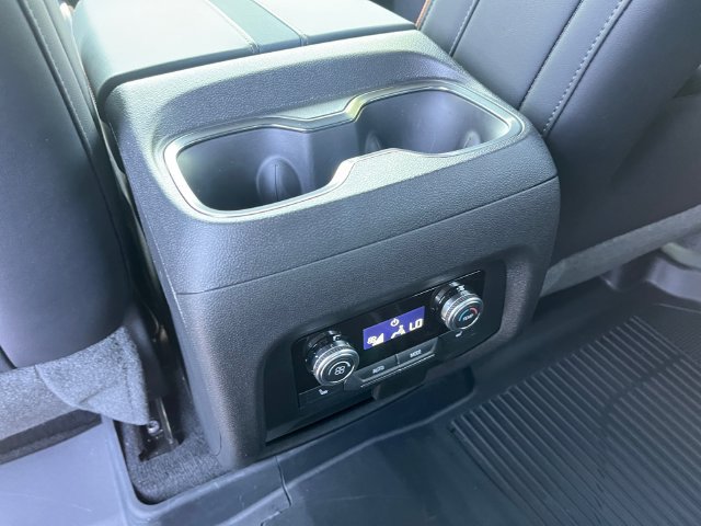 Used 2026 GMC Acadia AT4 w/ Luxury Package AWD/4WD image 33