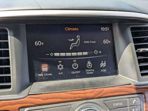 Used 2020 Nissan Pathfinder Platinum image 30