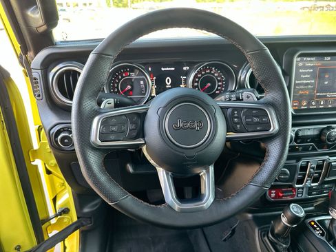 Used 2022 Jeep Wrangler Unlimited Rubicon w/ Trailer Tow Package image 14