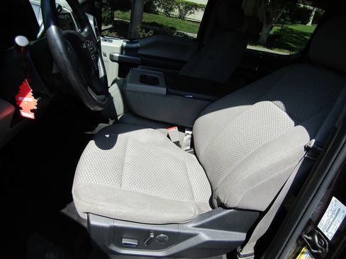 Used 2018 Ford F150 XLT w/ Equipment Group 302A Luxury image 17