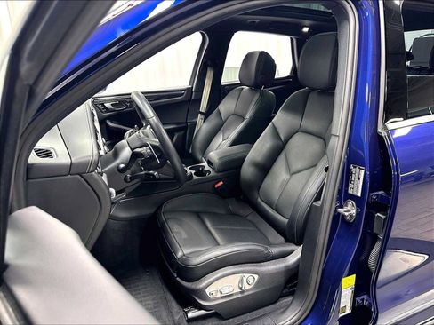 Used 2026 Porsche Macan AWD/4WD image 7