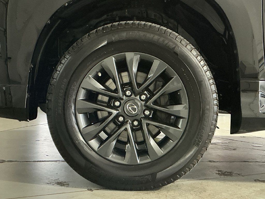 Used 2023 Lexus GX 460 Premium w/ Premium Package AWD/4WD image 13