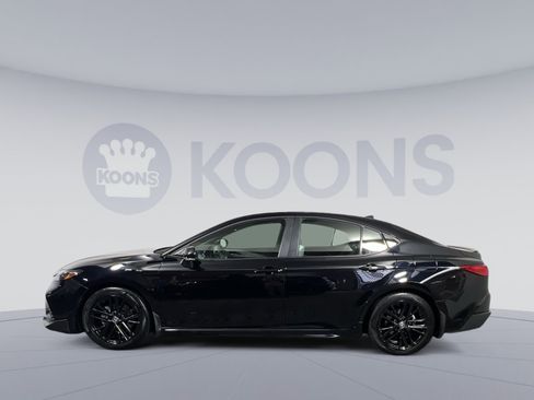 Used 2025 Toyota Camry SE w/ Convenience Package FWD image 7