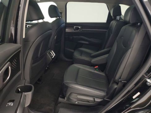 Certified 2023 Kia Sorento EX w/ Panoramic Sunroof Package image 23