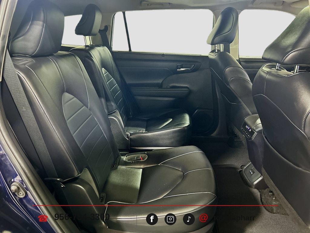 Used 2023 Toyota Highlander XLE FWD image 27