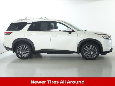 Used 2023 Nissan Pathfinder SL w/ SL Premium Package AWD/4WD image 12