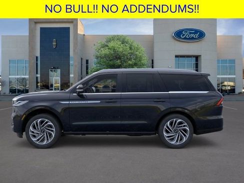 New 2025 Lincoln Navigator Reserve image 3