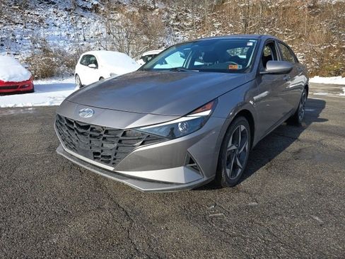 Used 2023 Hyundai Elantra SEL w/ Convenience Package image 1