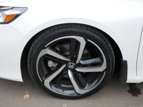 Used 2022 Honda Accord Sport image 4