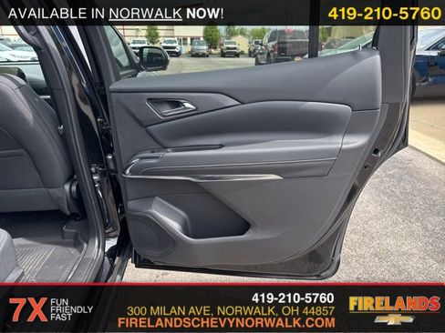 New 2025 Chevrolet Traverse LT w/ Driver Confidence Package image 43