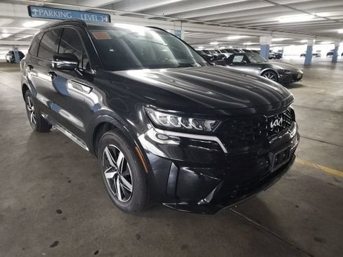 Used 2022 Kia Sorento S FWD image 2