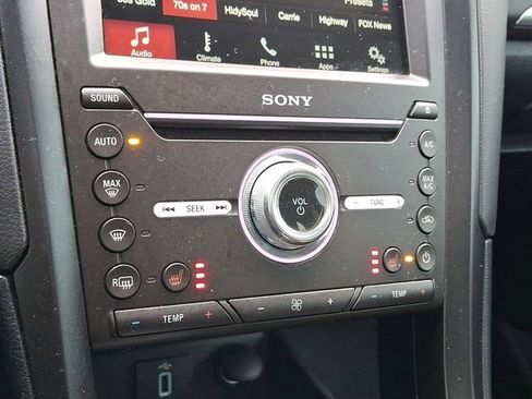 Used 2018 Ford Fusion Titanium image 19