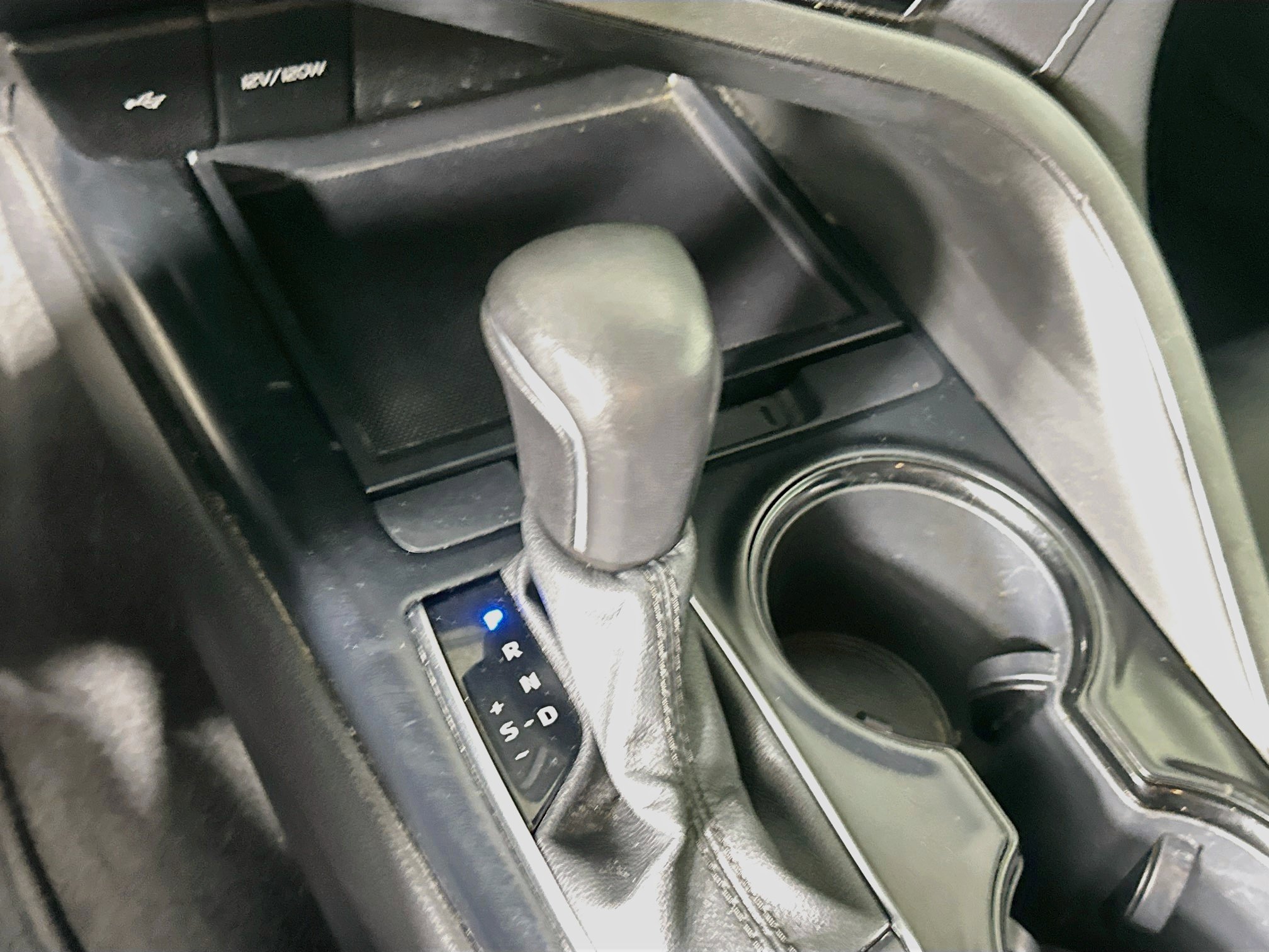 Used 2020 Toyota Camry SE w/ Carpet Mat Package FWD image 25