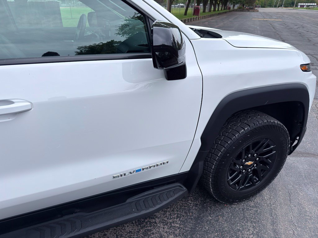 Used 2024 Chevrolet Silverado EV W/T AWD/4WD image 3