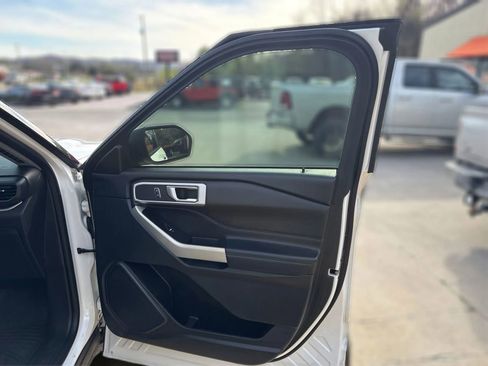 Used 2021 Ford Explorer XLT w/ Equipment Group 202A image 24