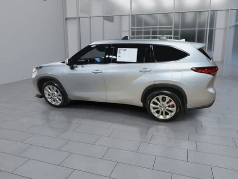 Used 2021 Toyota Highlander Limited AWD/4WD image 6