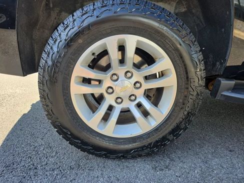 Used 2018 Chevrolet Tahoe LT AWD/4WD image 12