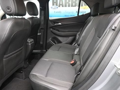 Used 2025 Buick Encore GX Preferred AWD/4WD image 9