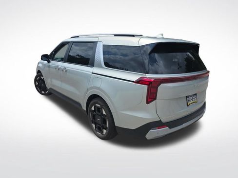 Used 2026 Kia Carnival EX FWD image 7