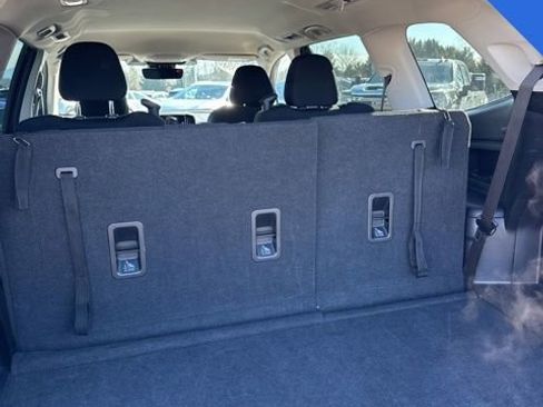 Used 2025 Subaru Ascent Premium image 8