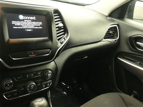 Used 2020 Jeep Cherokee Latitude image 12