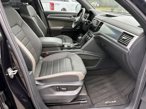 Used 2021 Volkswagen Atlas Cross Sport SEL Premium R-Line AWD/4WD image 17