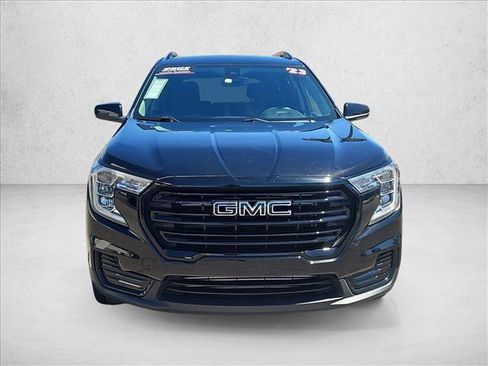 Used 2023 GMC Terrain SLE w/ Driver Convenience Package FWD image 2