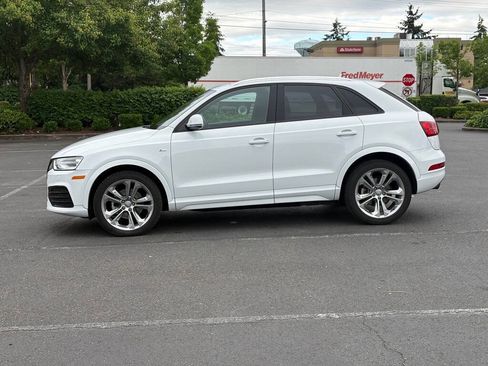 Used 2018 Audi Q3 2.0T Premium w/ Convenience Package AWD/4WD image 2