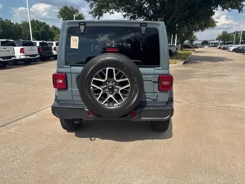 Certified 2026 Jeep Wrangler Unlimited Sahara AWD/4WD image 7