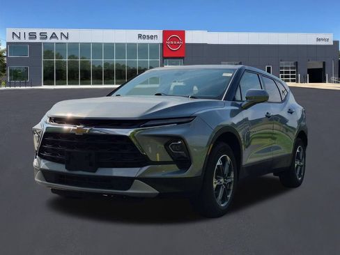 Used 2025 Chevrolet Blazer LT FWD image 7