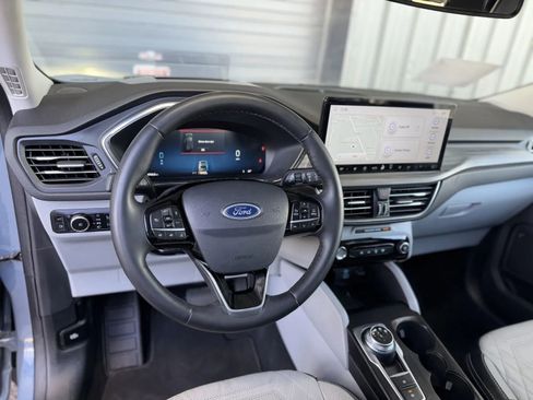 Used 2023 Ford Escape SE w/ PHEV Premium Package image 22