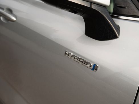 Used 2021 Toyota Highlander Platinum image 4