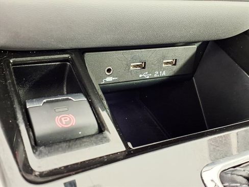 Used 2021 Subaru Outback Premium image 22