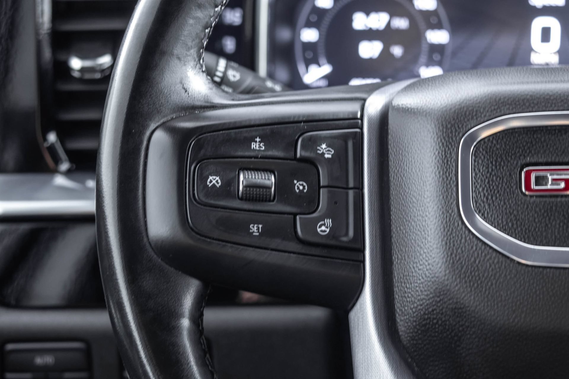 Used 2025 GMC Sierra 1500 SLT AWD/4WD image 26