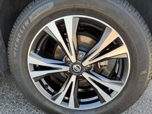 Used 2017 Nissan Rogue SL w/ SL Premium Package FWD image 32