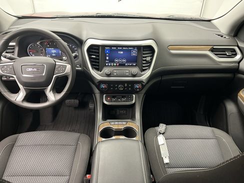 Certified 2023 GMC Acadia SLE w/ Driver Convenience Package image 4