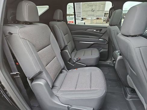 New 2026 Chevrolet Traverse LT w/ Sun and Wheel Package FWD image 19