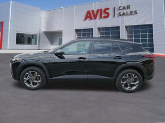 Used 2025 Chevrolet Trax LT w/ LT Convenience Package FWD video 2
