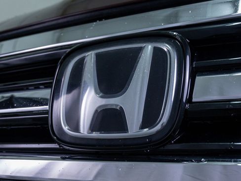 Used 2018 Honda Pilot Touring image 5