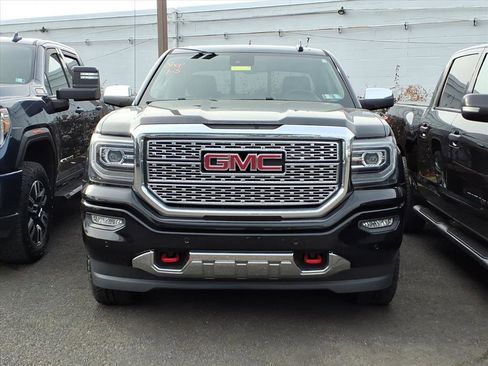 Used 2018 GMC Sierra 1500 Denali w/ Denali Ultimate Package image 2