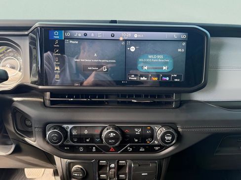 Used 2024 Jeep Wrangler Sahara w/ Safety Group image 18