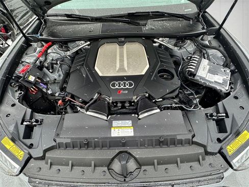 Used 2025 Audi RS 6 performance image 31