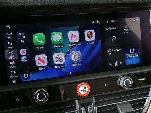 Certified 2026 Porsche Macan AWD/4WD image 16