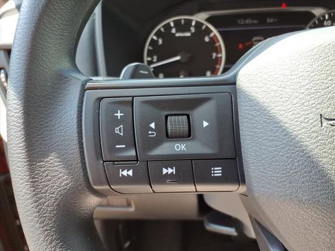 Used 2025 Nissan Rogue S image 14