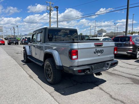Used 2021 Jeep Gladiator Sport AWD/4WD image 3