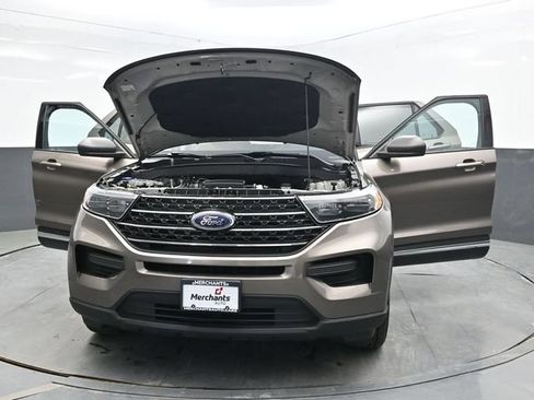 Used 2021 Ford Explorer XLT AWD/4WD image 37