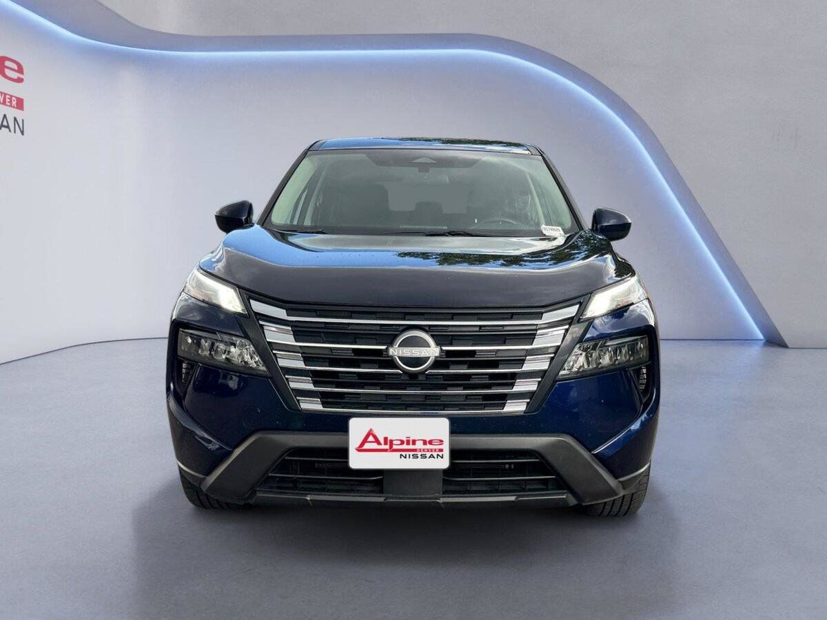 Certified 2025 Nissan Rogue SV AWD/4WD image 8