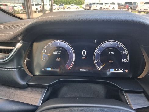 Used 2024 Jeep Grand Cherokee L Limited AWD/4WD image 11