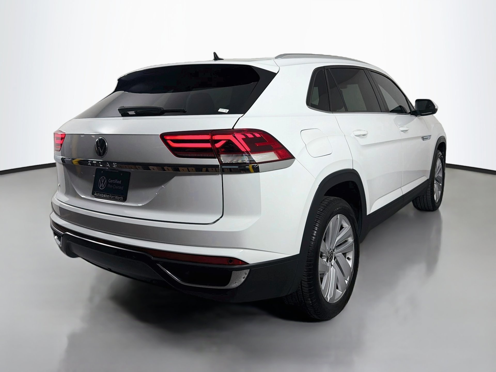 Certified 2023 Volkswagen Atlas Cross Sport SE FWD image 5